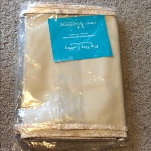 Clever container flip flop cubby